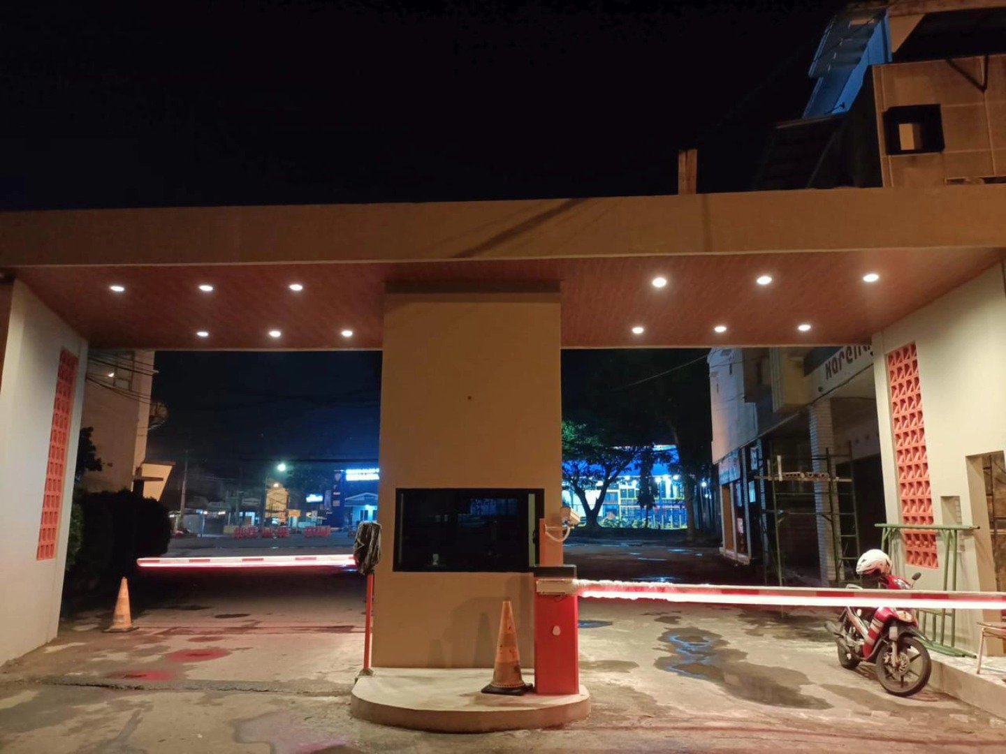 jual palang parkir Surabaya, palang parkir otomatis Surabaya, sistem barrier Surabaya