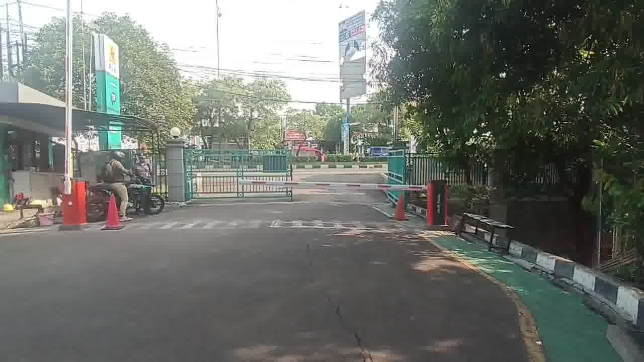 M-Gate Barrier Gate: Ini adalah palang parkir andalan MSM Parking yang sangat direkomendasikan di Surabaya. M-Gate mengusung teknologi canggih, respons cepat, dan ketahanan tinggi untuk operasional harian.